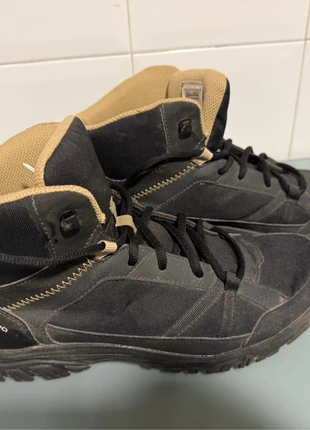 Botas trekking Quechua, marque: Quechua, état: Très bon état, taille: 43, 10,00 €, 11,20 € Protection acheteurs incluse