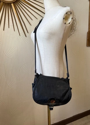 Sac bandoulière vintage en cuir très souple noir et intérieur daim fermeture à boucle, état: Très bon état, 15,00 €, 16,45 € Protection acheteurs incluse