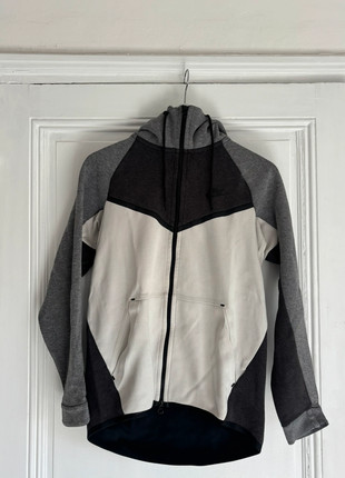 Nike Tech, marque: Nike, état: Très bon état, taille: S, 9,00 €, 10,15 € Protection acheteurs incluse