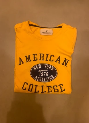 T-shirt américain college taille L jaune / noir, marke: American College, zustand: Sehr gut, größe: L, 5,00 €, 5,95 € inklusive Vinted-Käuferschutz