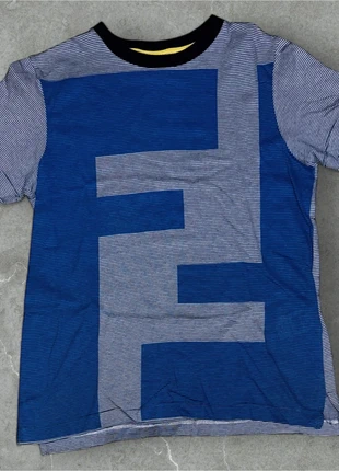 T-shirt Fendi, marque: Fendi, état: Très bon état, taille: S, 12,00 €, 13,30 € Protection acheteurs incluse