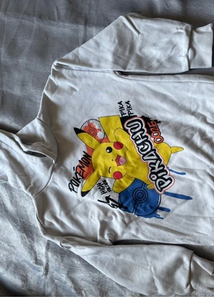 Pull pikatchu, marque: pixar, état: Bon état, taille: 7 ans / 122 cm, 3,00 €, 3,85 € Protection acheteurs incluse