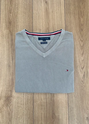 Pull Tommy Hilfiger col V hiver sweat | gris clair logo brodé | taille L, marca: Tommy Hilfiger, estado: Muy bueno, tamaño: L, 20,00 €, 21,70 € Protección al comprador incluida