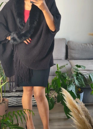 Cape Odemai laine couleur marron, marque: Odemai, état: Très bon état, taille: Taille unique, 15,00 €, 16,45 € Protection acheteurs incluse