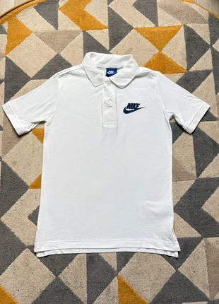 Polo Nike Blanc, brand: Nike, condizioni: Ottime, taglia: 10 anni / 140 cm, €12.90, €14.25 include la Protezione acquisti Pro