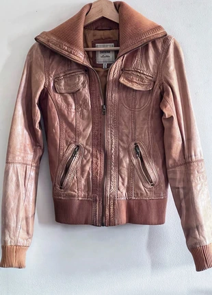 Veste 100% Cuir XS/S, brand: Bershka, condizioni: Buone, taglia: S / IT 40 / EU 36, €40.00, €42.70 include la Protezione acquisti