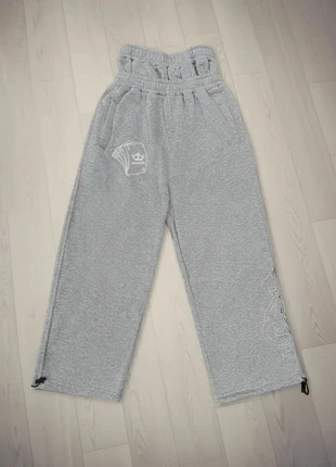 Streetwear Jogging Gris Chiné, coupe large, broderie stylisée, brand: Vintage Dressing, condition: Very good, size: M, €60.00, €63.70 includes Buyer Protection