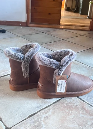 Fur Boots 🍁🍂, brand: Lamo, condition: New with tags, size: 8.5, $20.00, $21.70 includes Buyer Protection