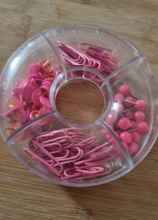 1 organisateur de bureau – Punaises rondes, punaises plates et trombones – Boîte compartimentée rose, marque: sansnom., état: Neuf sans étiquette, 2,00 €, 2,80 € Protection acheteurs incluse