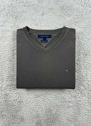 Pull col V unie Tommy Hilfiger | Taille L | Gris Logo Brodé, brand: Tommy Hilfiger, condition: Very good, size: L, €24.90, €26.85 includes Buyer Protection Pro