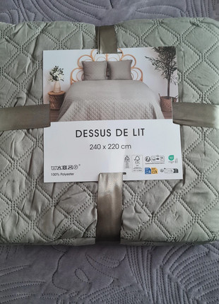 Dessus de lit 240x220cm, marque: Action, état: Neuf avec étiquette, taille: King Size (220-240 cm x 220-260 cm), 12,00 €, 13,30 € Protection acheteurs incluse