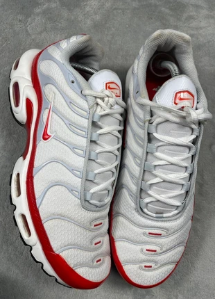 Air max plus Tn university red, marke: Nike, zustand: Sehr gut, größe: 44.5, 60,00 €, 63,70 € beinhaltet Vinted-Käuferschutz Pro