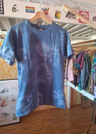 Blaues Batik T-Shirt, marke: Fruit of the Loom, zustand: Gut, größe: M / 38 / 10, 3,00 €, 3,85 € inklusive Vinted-Käuferschutz
