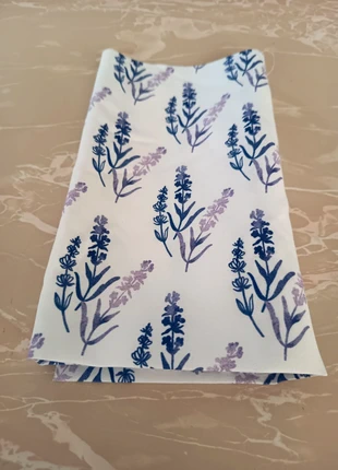 Coupon tissu fleuri lavande, marque: Couture, état: Très bon état, 3,00 €, 3,85 € Protection acheteurs (Pro) incluse