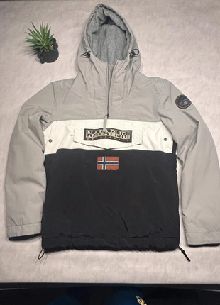 Veste parka coupe vent à enfiler napapijri en bon état taille XS, marque: Napapijri, état: Bon état, taille: XS, 25,00 €, 26,95 € Protection acheteurs incluse