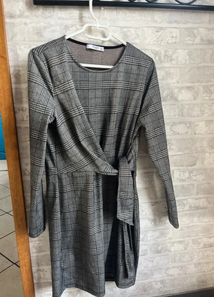 Robe cache cœur manche longue à carreaux, brand: Mango, condition: Very good, size: L / 40 / 12, €6.00, €7.00 includes Buyer Protection