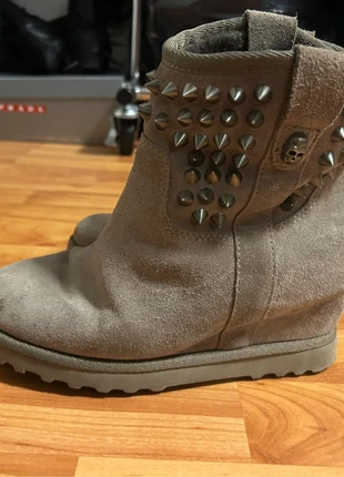 wedge boots with silver spikes, merk: ASH, staat: Goed, maat: 37, € 50,00, € 53,20 inclusief Kopersbescherming