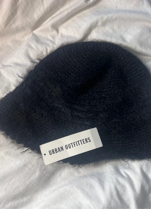 Bob noir Urban Outfitters, marque: Urban Outfitters, état: Neuf avec étiquette, taille: Taille unique, 4,00 €, 4,90 € Protection acheteurs incluse