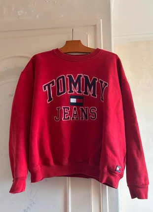 Sweat Tommy Jeans rouge - Taille M, marke: Tommy Jeans, zustand: Sehr gut, größe: M / 38 / 10, 12,00 €, 13,30 € inklusive Vinted-Käuferschutz