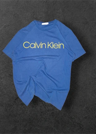 Calvin Klein Blue & Yellow Logo YT-Shirt Size S, brand: Calvin Klein, condizioni: Ottime, taglia: S, €6.00, €7.00 include la Protezione acquisti