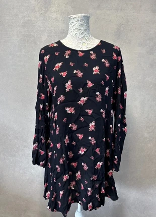 Robe noire à fleurs manches longues – Taille M – MI7, marque: Mango, état: Très bon état, taille: M / 38 / 10, 9,50 €, 10,68 € Protection acheteurs incluse