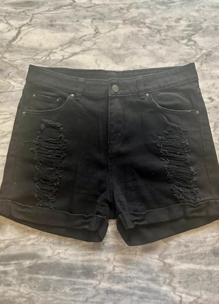 Shorts neri Mango con strappi – stile urban, ottime condizioni, marke: Mango, zustand: Sehr gut, größe: S / 36 / 8, 8,00 €, 9,10 € inklusive Vinted-Käuferschutz