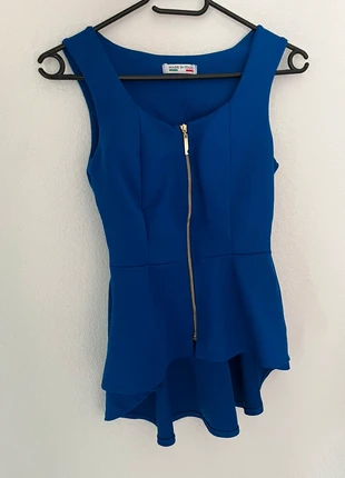 Haut bleu débardeur classe avec fermeture dorées, merk: Made In Italy, staat: Nieuw zonder prijskaartje, maat: XS / 34 / 6, € 4,00, € 4,90 inclusief Kopersbescherming
