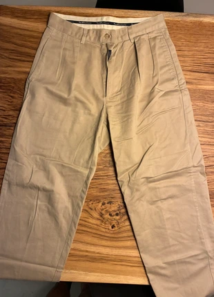 Pantalón Ralph Lauren, brand: Ralph Lauren, condizioni: Ottime, taglia: M, €15.00, €16.45 include la Protezione acquisti