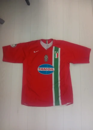 Maillot de foot extérieur Juventus rouge 2005 total 90s taille L bon état, brand: Nike, condition: Good, size: L, €35.00, €37.45 includes Buyer Protection