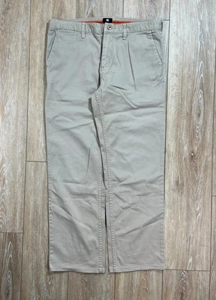 D.C. Comics Pants / Chino Regular / large fit, marke: DC Shoes, zustand: Sehr gut, größe: W32 | DE 48, 7,85 €, 8,94 € inklusive Vinted-Käuferschutz