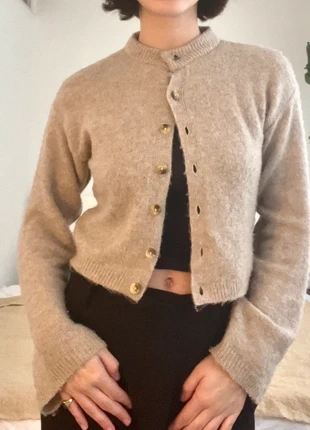 Beige Button-Up Cardigan, marque: Urban Outfitters, état: Bon état, taille: XS / 34 / 6, 13,00 €, 14,35 € Protection acheteurs incluse