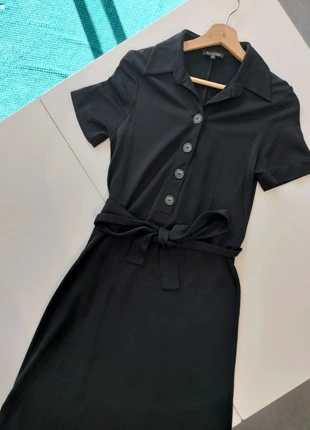 Robe noire fendue Massimo dutti taille 36, marke: Massimo Dutti, zustand: Sehr gut, größe: S / 36 / 8, 28,00 €, 30,10 € beinhaltet Vinted-Käuferschutz Pro