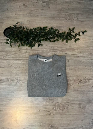 Sweatshirt Nike Sportswear Club Gris M, marque: Nike, état: Neuf sans étiquette, taille: M, 13,00 €, 14,35 € Protection acheteurs incluse