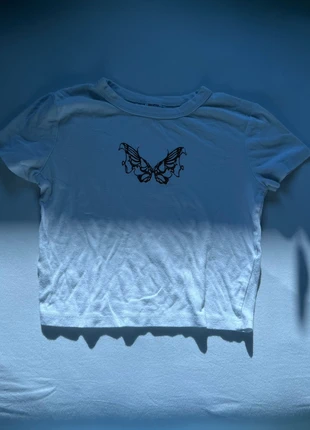 Wit shirt met print van de Bershka, merk: Bershka, staat: Heel goed, maat: S / 36 / 8, € 1,50, € 2,28 inclusief Kopersbescherming