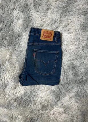 Short en Jean Levi's 511 Bleu W28 SH019, merk: Levi's, staat: Heel goed, maat: S / 36 / 8, € 14,00, € 15,40 inclusief Kopersbescherming Pro