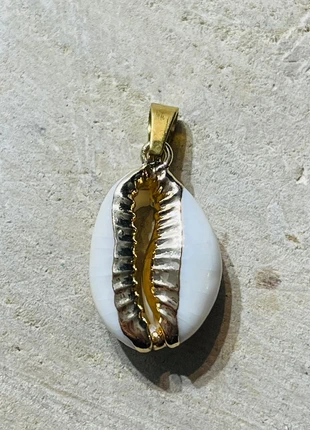 Pendentif Cauri en plaqué or., brand: pendentif cauri, condizioni: Nuovo senza cartellino, €6.00, €7.00 include la Protezione acquisti Pro