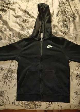 Pull nike noir à zip, marke: Nike, zustand: Sehr gut, größe: 11 Jahre / 146, 8,00 €, 9,10 € inklusive Vinted-Käuferschutz