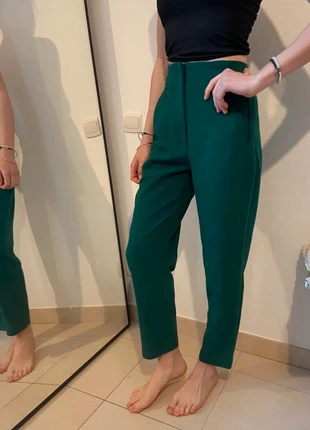Pantalon chic vert Zara taille 36, marque: Zara, état: Très bon état, taille: S / 36 / 8, 9,90 €, 11,10 € Protection acheteurs incluse