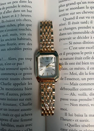 Montre à quartz pour femme blanche et dorée, marke: Quartz, zustand: Neu, mit Etikett, größe: Einheitsgröße, 10,00 €, 11,20 € inklusive Vinted-Käuferschutz