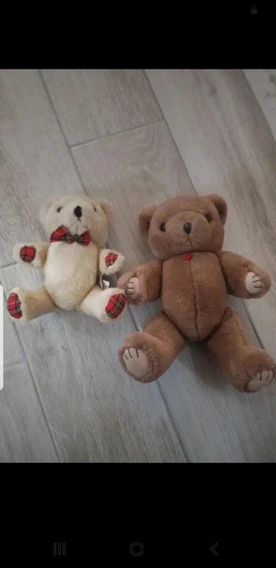 Lot de 2 peluches ourson articulés
Tres bon état - photo numéro 2