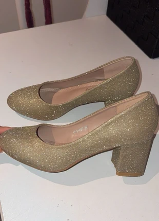 Talon dorés, marca: CHC-Shoes, estado: Bom, tamanho: 36, €10.00, €11.20 inclui Proteção do Comprador