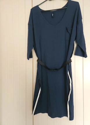 Donkerblauwe casual jurk maat XL met witte strepen, sportief & comfortabel, marca: Eksept, estado: Muy bueno, tamaño: XL / 42 / 14, 6,00 €, 7,00 € Protección al comprador incluida