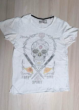 T-shirt teschio, brand: Alcott, condizioni: Discrete, taglia: M, €3.00, €3.85 include la Protezione acquisti