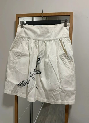 Falda corta blanca Zara con bolsillos - Talla M, brand: Zara, condizioni: Ottime, taglia: M / IT 42 / EU 38, €12.00, €13.30 include la Protezione acquisti