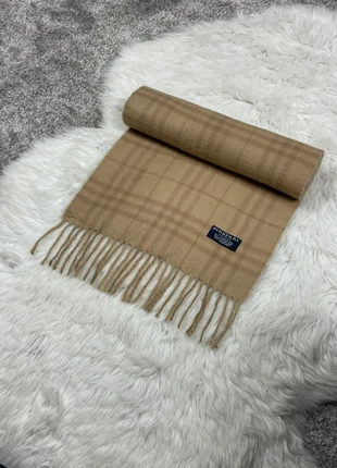 Écharpe Burberry Vintage Tartan Marron Clair, marque: Burberry, état: Très bon état, 42,00 €, 44,80 € Protection acheteurs (Pro) incluse