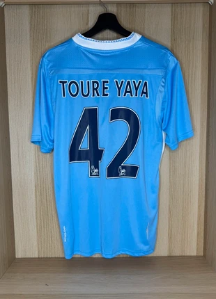 Maillot rétro Man City Yaya Touré, marque: Umbro, état: Neuf sans étiquette, taille: L, 25,00 €, 26,95 € Protection acheteurs incluse