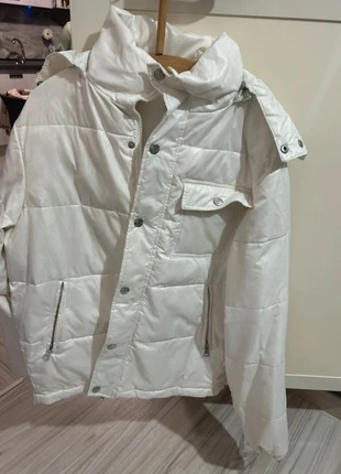 Bomber bianco con piuma d’oca da ragazzo Boosley taglia XL, brand: Boosley, condizioni: Ottime, taglia: XL, €13.00, €14.35 include la Protezione acquisti