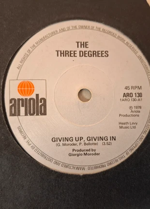 The Three Degrees - Giving Up, Giving In ~ 7" Single ~ Vinyl Record, condition: Very good, £1.50, £2.28 includes Buyer Protection