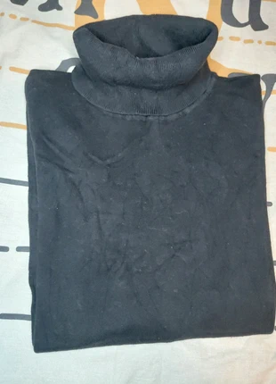 Tommy Hilfiger Pull col roulé classique noir manque un bouton sur la manche droite, marque: Tommy Hilfiger, état: Très bon état, taille: XL, 11,99 €, 13,29 € Protection acheteurs incluse