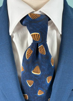 Cravate vintage Hugo Boss en soie bleue à motifs géométriques marron et beige, brand: Hugo Boss, condition: Very good, €14.99, €16.44 includes Buyer Protection